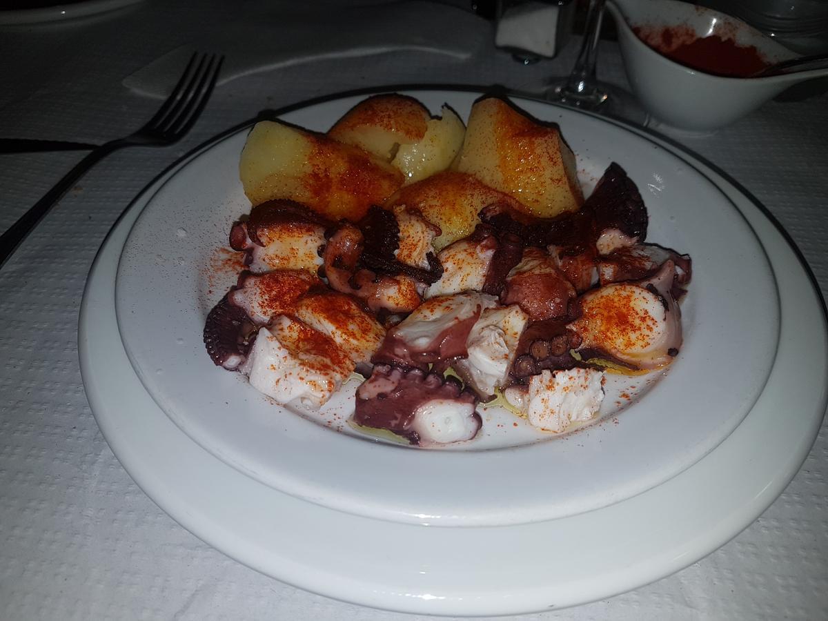 Hostal Restaurante Classic Columbrianos Zewnętrze zdjęcie